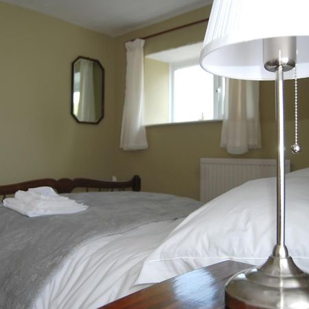 The Fforest Inn Llanfihangel-nant-Melan Экстерьер фото
